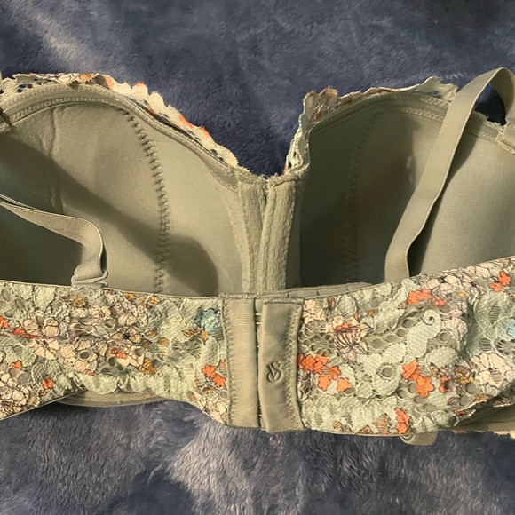 Victoria Secret Balconet Bra - Picture 3 of 3